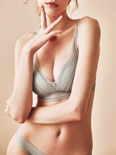 Semi-sheer Lace Scoop Bras, Comfort Wireless Everyday Bra Set Grey